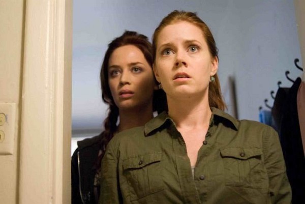 Still of Amy Adams and Emily Blunt in Sunshine Cleaning
