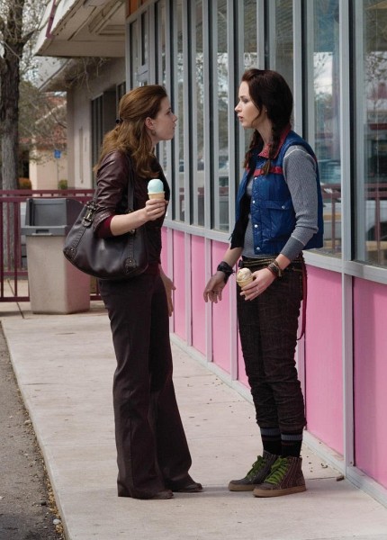 Still of Amy Adams and Emily Blunt in Sunshine Cleaning