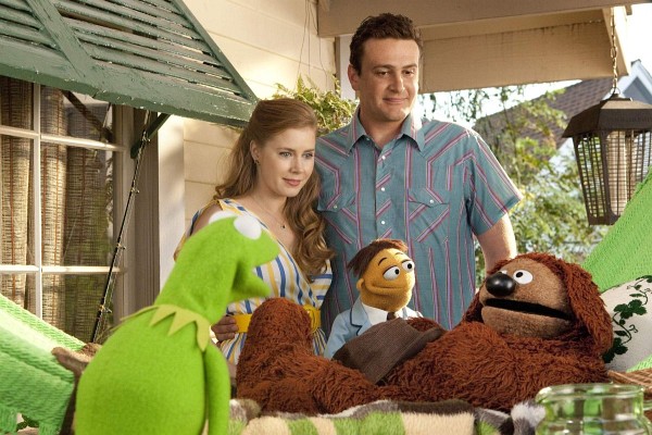 Still of Amy Adams and Jason Segel in The Muppets