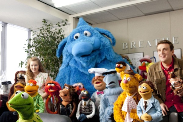 Still of Amy Adams and Jason Segel in The Muppets
