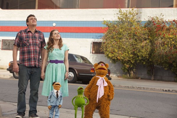Still of Amy Adams and Jason Segel in The Muppets