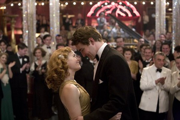 Still of Amy Adams and Lee Pace in Miss Pettigrew Lives for a Day