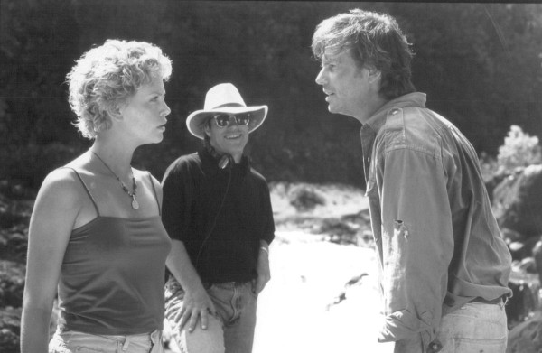 Still of Bill Paxton, Charlize Theron and Ron Underwood in Mighty Joe Young
