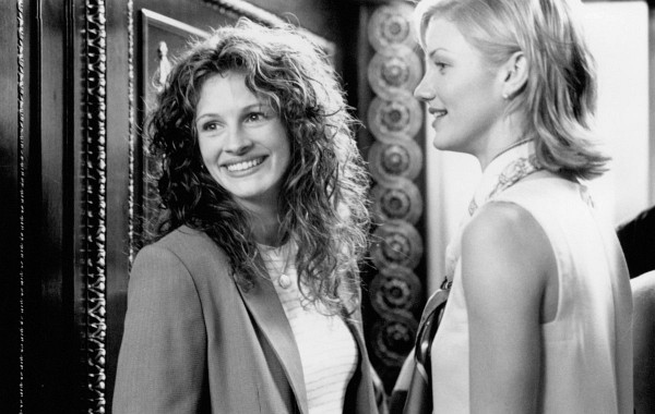 Still of Cameron Diaz and Julia Roberts in My Best Friend's Wedding