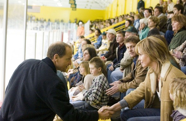 Still of Charlize Theron and Woody Harrelson in North Country