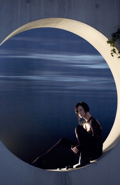 Still of Charlize Theron in Æon Flux