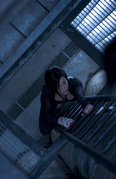Still of Charlize Theron in Æon Flux
