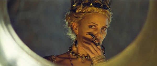 Still of Charlize Theron in Snow White and the Huntsman