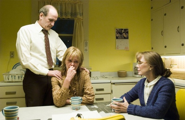 Still of Charlize Theron, Sissy Spacek and Richard Jenkins in North Country