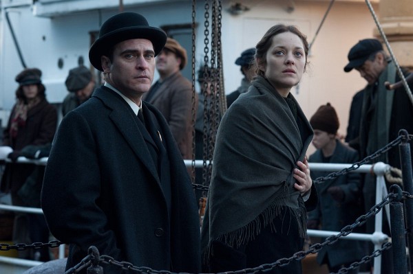 Still of Joaquin Phoenix and Marion Cotillard in The Immigrant