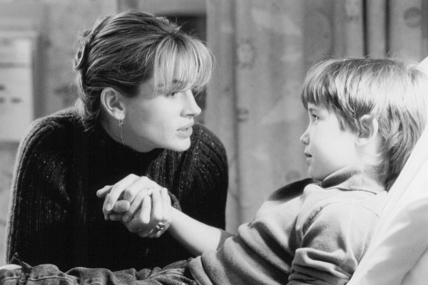 Still of Julia Roberts and Liam Aiken in Stepmom