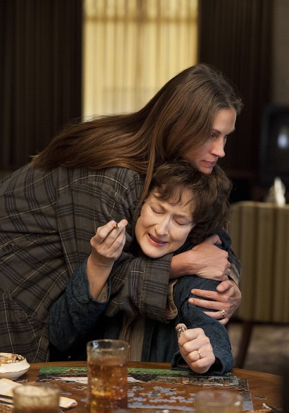 Still of Julia Roberts and Meryl Streep in August: Osage County