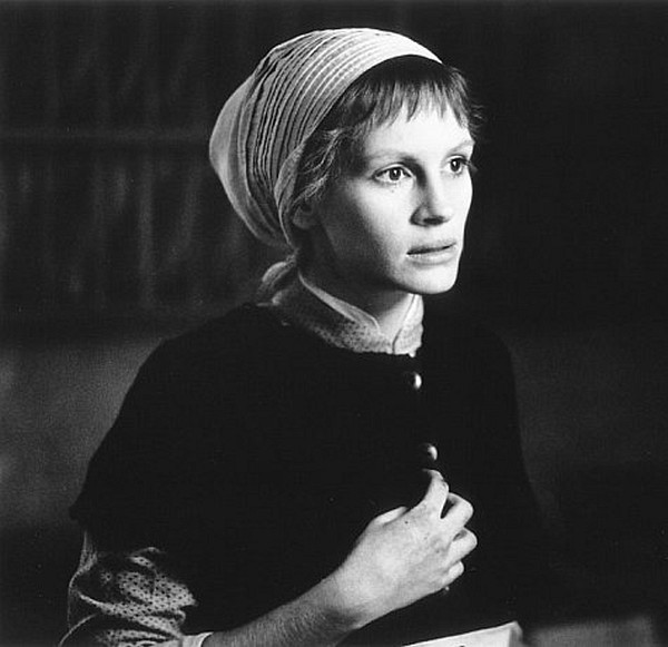Still of Julia Roberts in Mary Reilly