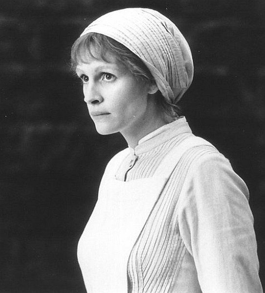 Still of Julia Roberts in Mary Reilly