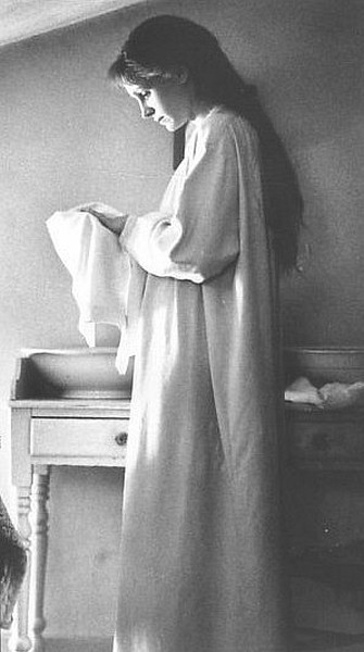 Still of Julia Roberts in Mary Reilly
