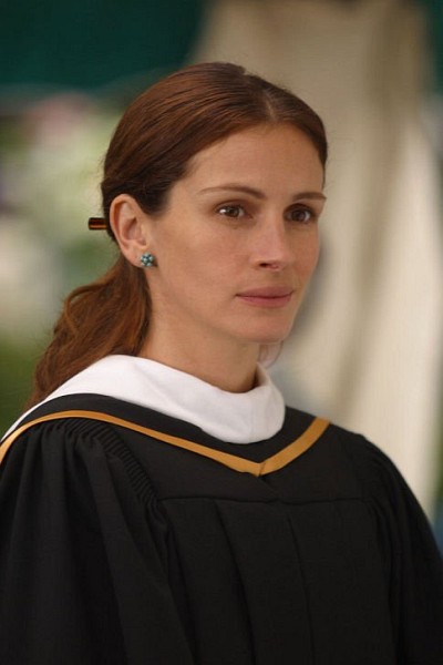 Still of Julia Roberts in Mona Lisa Smile