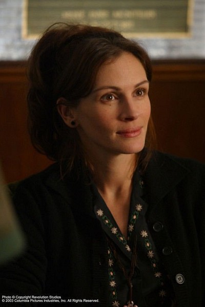 Still of Julia Roberts in Mona Lisa Smile
