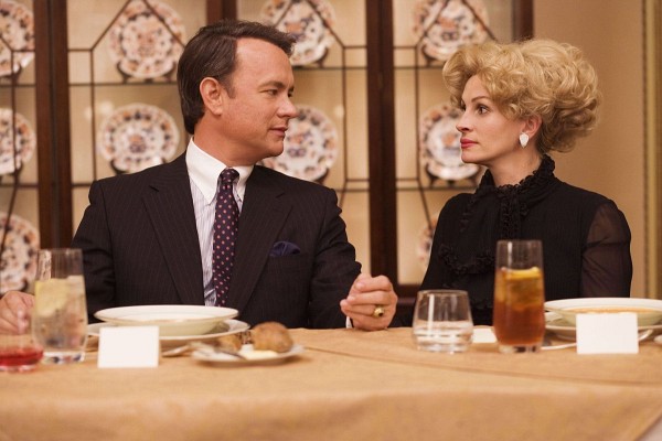 Still of Tom Hanks and Julia Roberts in Charlie Wilson's War