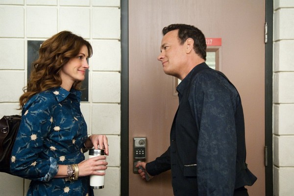 Still of Tom Hanks and Julia Roberts in Larry Crowne