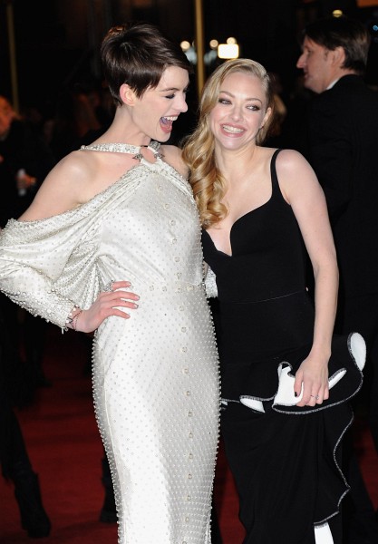 Anne Hathaway and Amanda Seyfried at event of Les Misérables