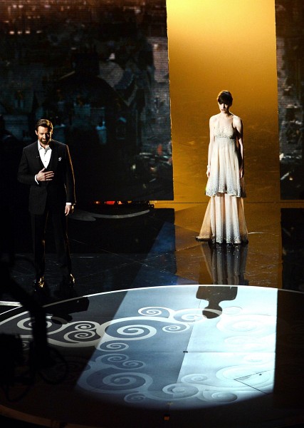 Anne Hathaway and Hugh Jackman