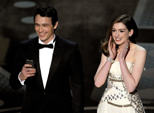 Photo: Anne Hathaway and James Franco