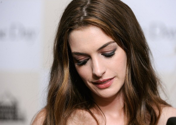 Anne Hathaway at event of One Day