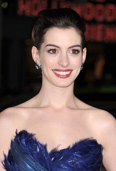 Anne Hathaway at event of Valentine's Day