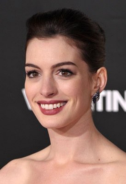 Anne Hathaway at event of Valentine's Day