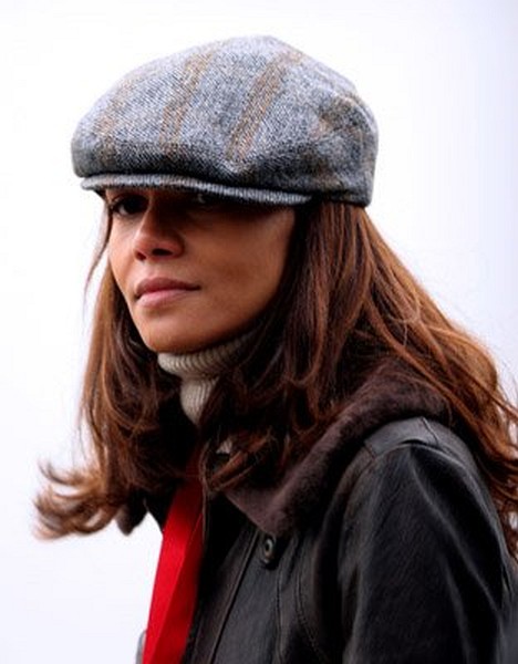 Halle Berry at event of Perfect Stranger