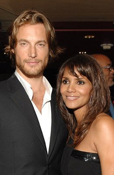 Halle Berry at event of Things We Lost in the Fire