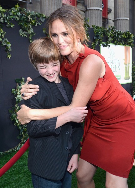 Jennifer Garner and CJ Adams at event of The Odd Life of Timothy Green