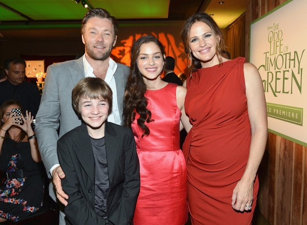 Jennifer Garner, Joel Edgerton, CJ Adams and Odeya Rush at event of The Odd Life of Timothy Green