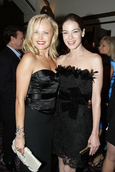 Malin Akerman and Michelle Monaghan at event of The Heartbreak Kid