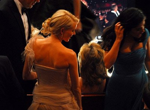 Naomi Watts at event of The 78th Annual Academy Awards