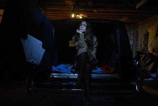 Photo: Rose Byrne in Just Buried