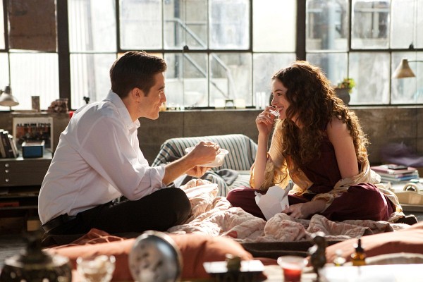 Still of Anne Hathaway and Jake Gyllenhaal in Love & Other Drugs