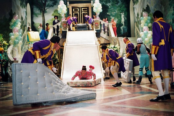 Still of Anne Hathaway in The Princess Diaries 2: Royal Engagement