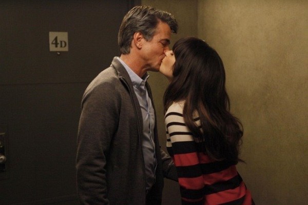 Still of Dermot Mulroney and Zooey Deschanel in New Girl