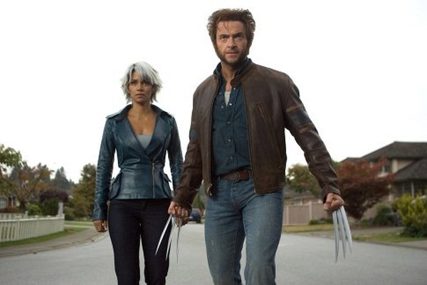 Still of Halle Berry and Hugh Jackman in X-Men: The Last Stand