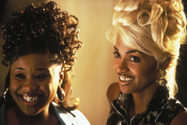 Still of Halle Berry and Natalie Desselle in B*A*P*S