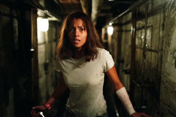Still of Halle Berry in Gothika