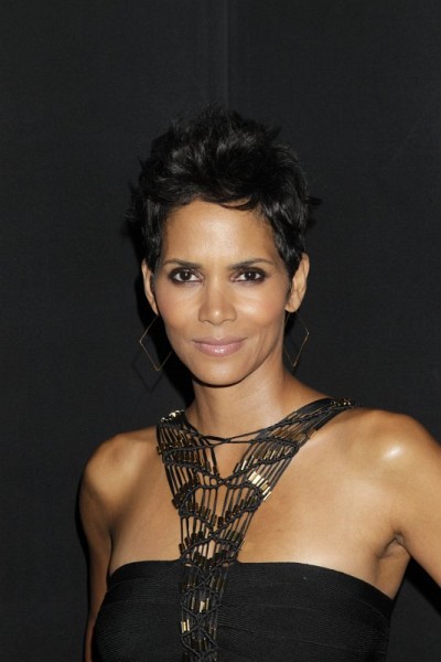 Still of Halle Berry in We Will Always Love You: A Grammy Salute to Whitney Houston
