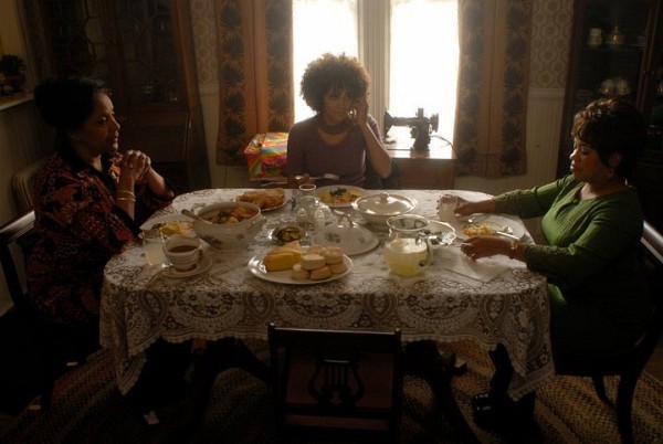 Still of Halle Berry, Phylicia Rashad and Chandra Wilson in Frankie & Alice