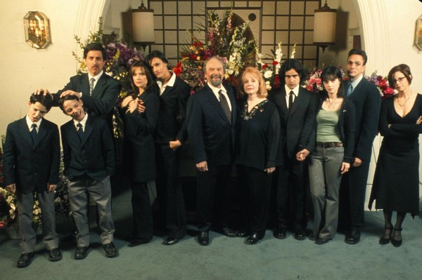 Still of Hank Azaria, Famke Janssen, Kelly Preston, Debra Winger, Piper Laurie, Rip Torn, Ray Romano, Jesse Bradford, Zooey Deschanel, Keith Garcia and Curtis Garcia in Eulogy