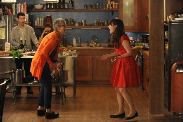 Still of Jamie Lee Curtis, Zooey Deschanel, Max Greenfield and Hannah Simone in New Girl