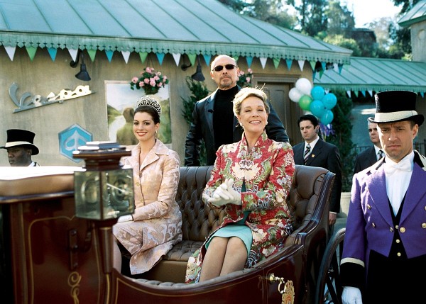 Still of Julie Andrews, Hector Elizondo and Anne Hathaway in The Princess Diaries 2: Royal Engagement