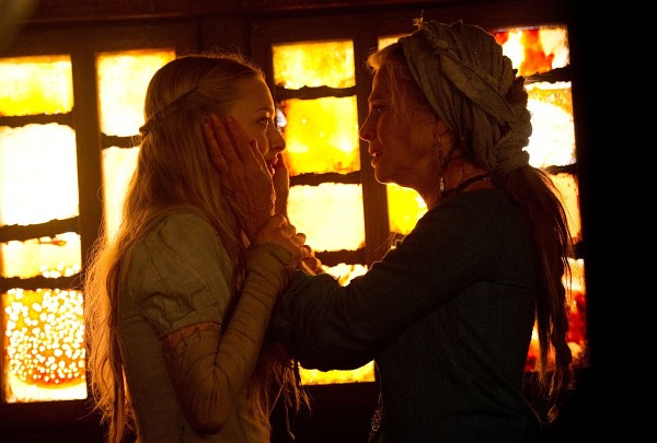 Still of Julie Christie and Amanda Seyfried in Red Riding Hood