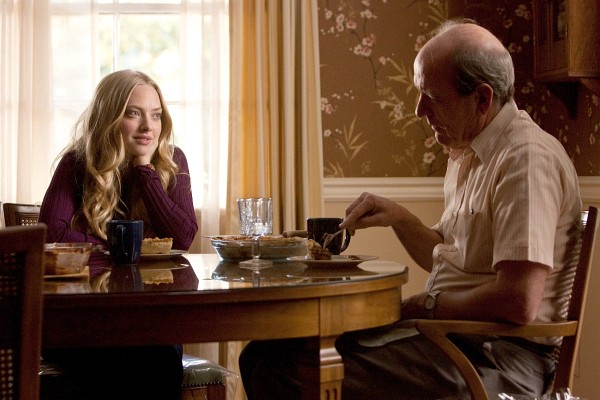 Still of Richard Jenkins and Amanda Seyfried in Dear John