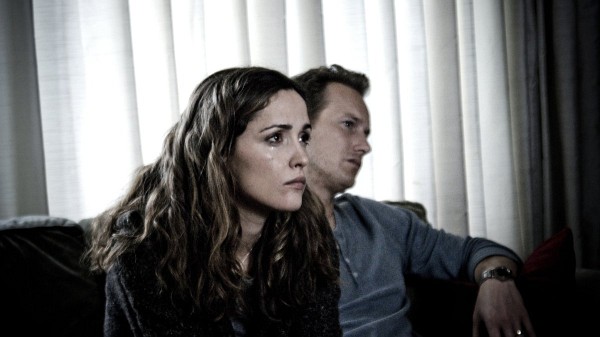 Photo: Still of Rose Byrne and Patrick Wilson in Insidious